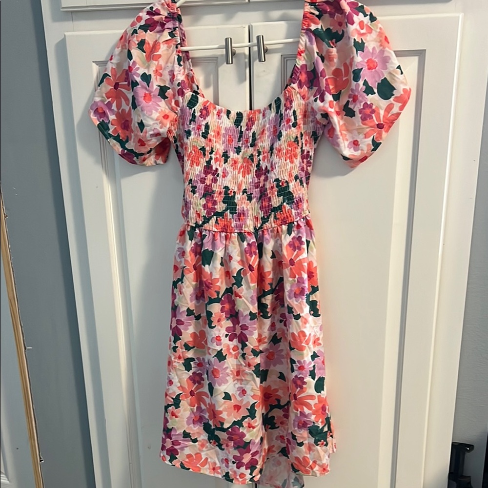 Floral Puff Sleeve Dress never worn size small